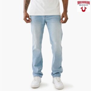 TRUE RELIGION RICKY BIG T FLAP STRAIGHT LIGHT RAINY WASH JEAN. SIZE 32X32.5